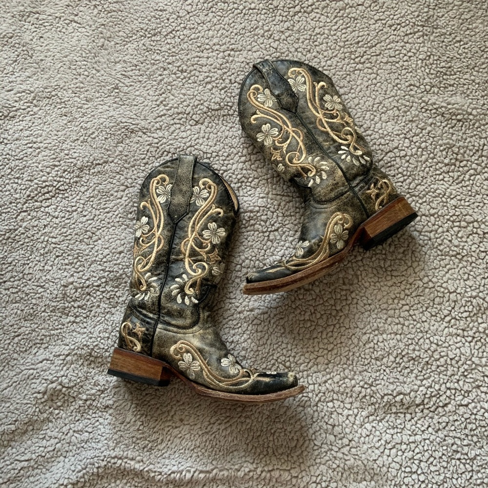 Corral cowgirl boots